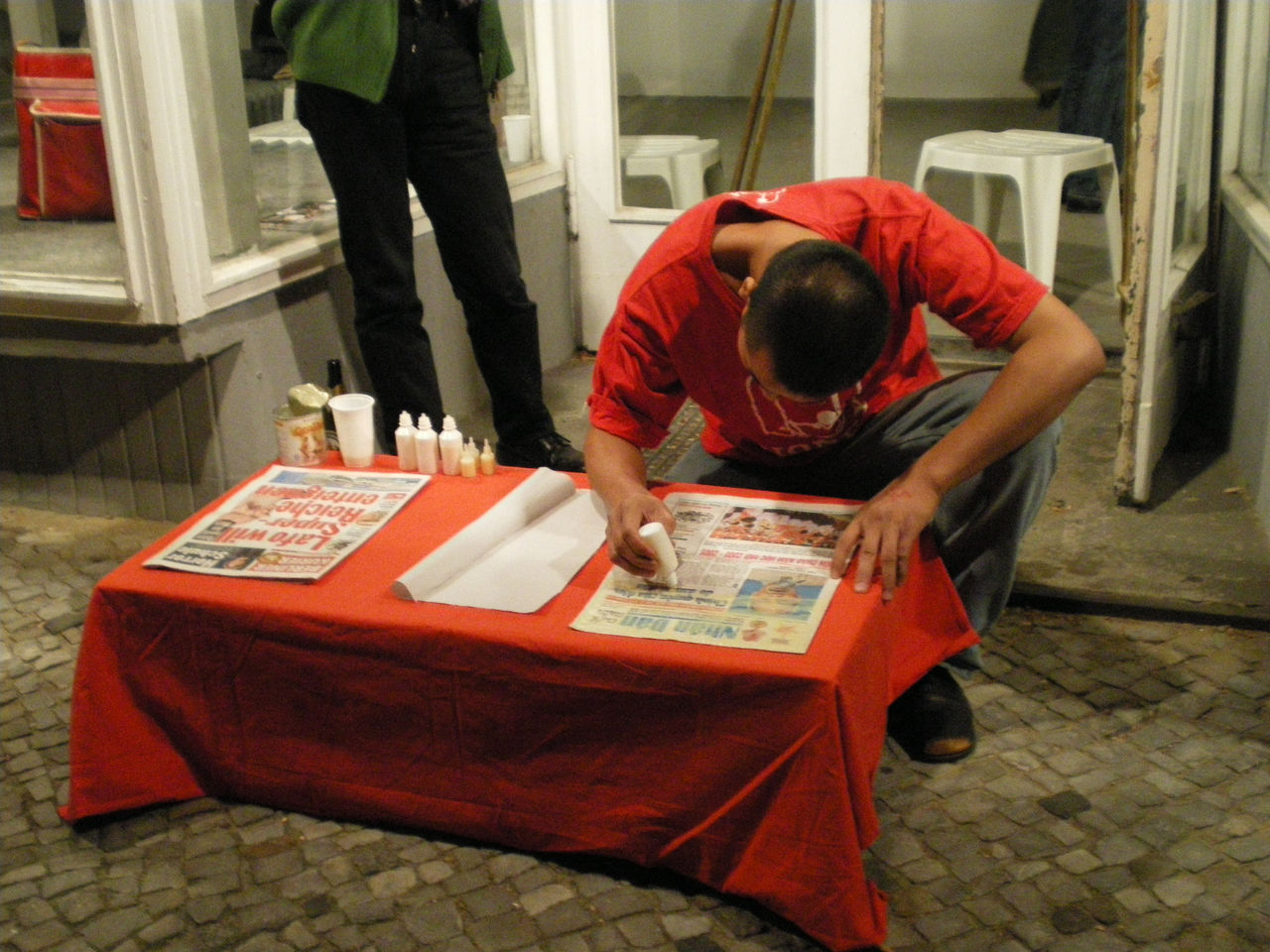 Photographic documentation of RYLLEGA Berlin (Performance by Nguyen Anh Tuan, 19 September 2008)